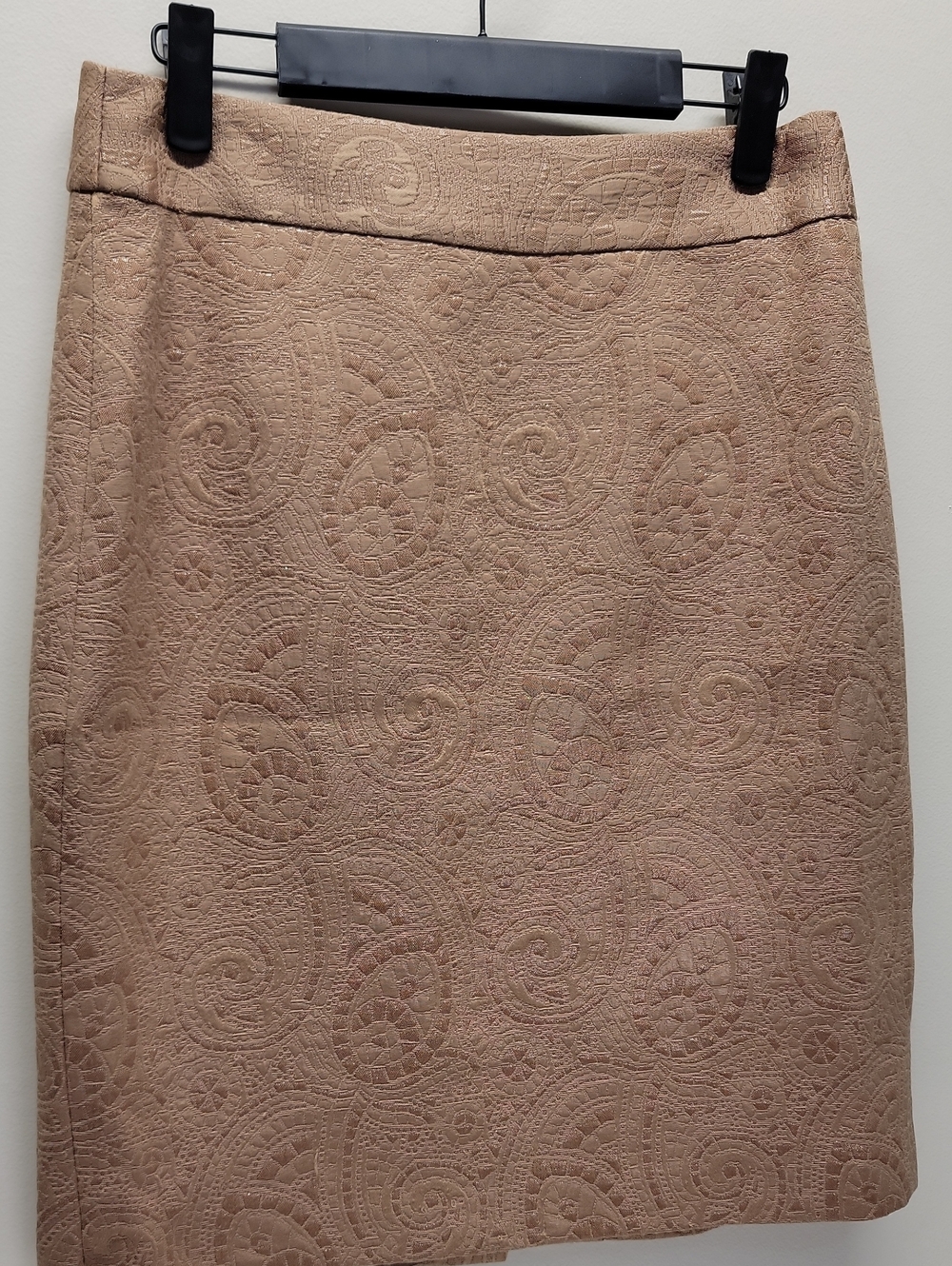 Banana Republic Warm Golden Textured Pencil Mini Skirt Sz 8 - Picture 2 of 12